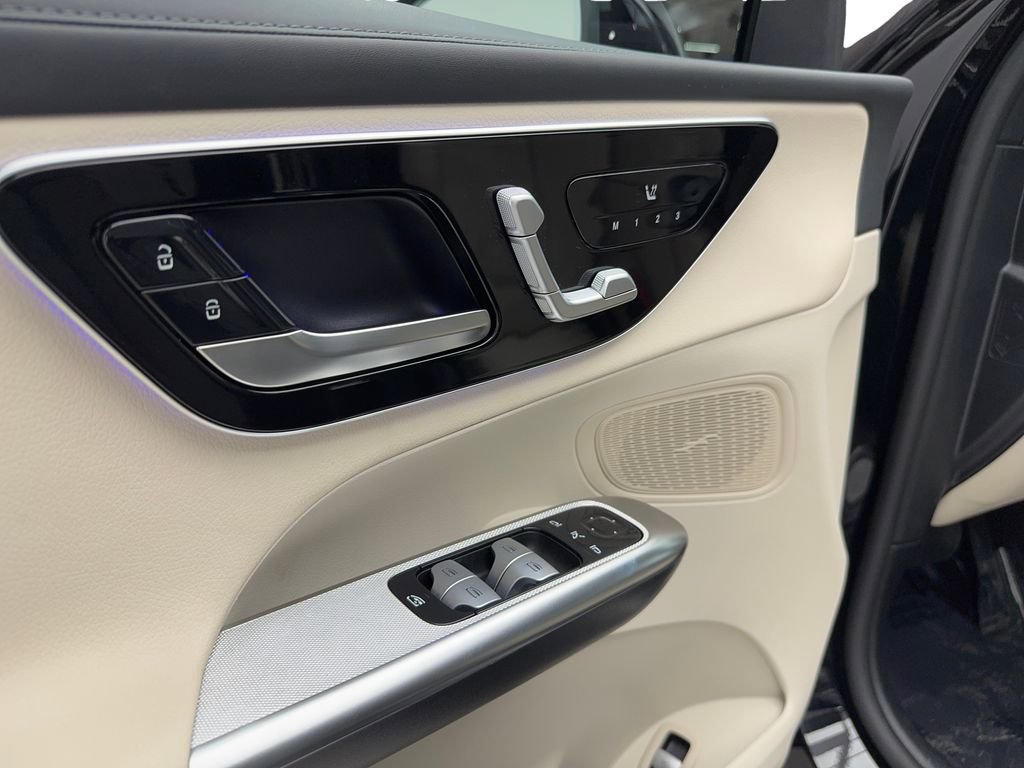 Used 2024 Mercedes-Benz GLC 300 image 50