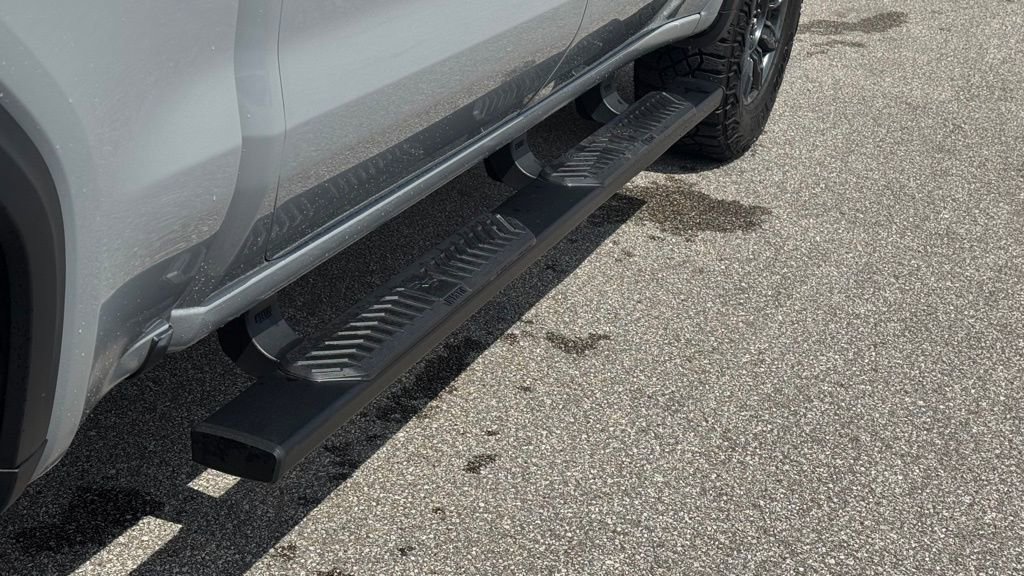 Used 2024 GMC Sierra 1500 AT4X AWD/4WD image 7