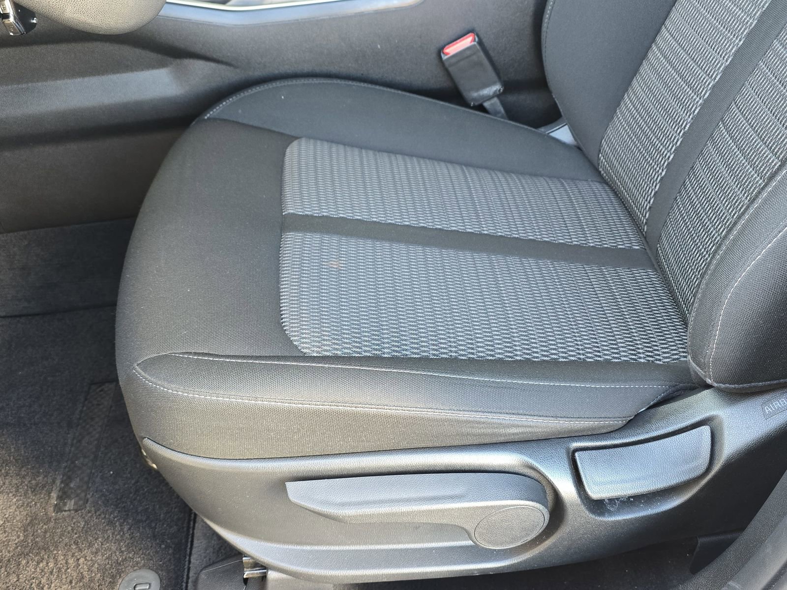 Used 2023 Kia Sorento LX image 30