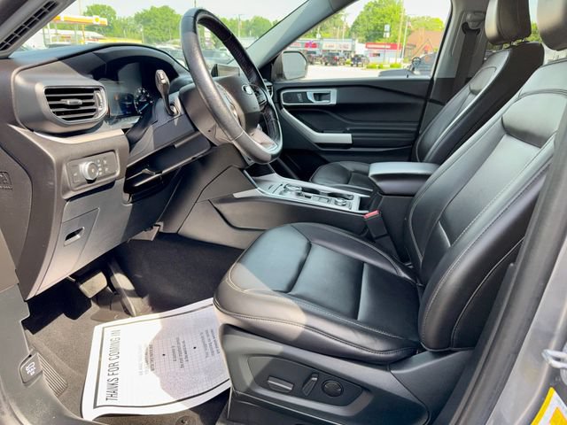 Used 2022 Ford Explorer XLT AWD/4WD image 13