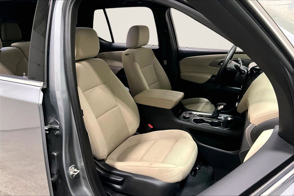 Used 2023 Chevrolet Traverse LS w/ Safety Package image 28