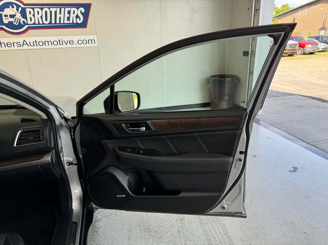 Used 2018 Subaru Outback 3.6R Limited AWD/4WD image 30
