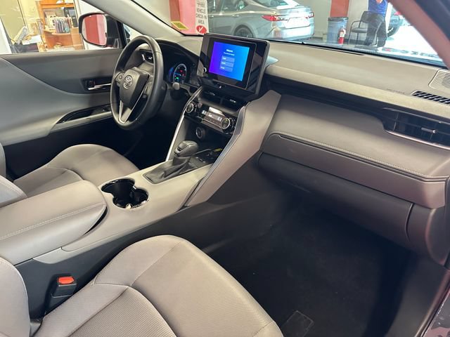 Certified 2023 Toyota Venza LE AWD/4WD image 17