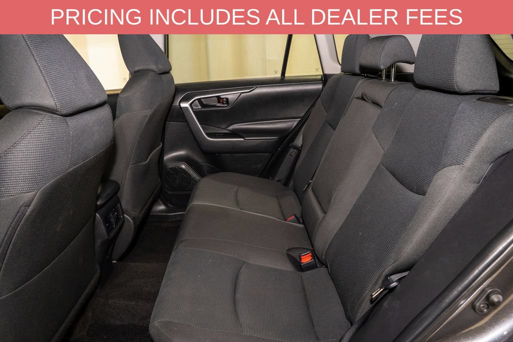 Used 2025 Toyota RAV4 LE AWD/4WD image 7