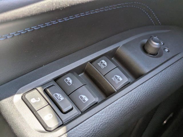 New 2026 Jeep Compass Latitude w/ Sun and Sound Group image 21