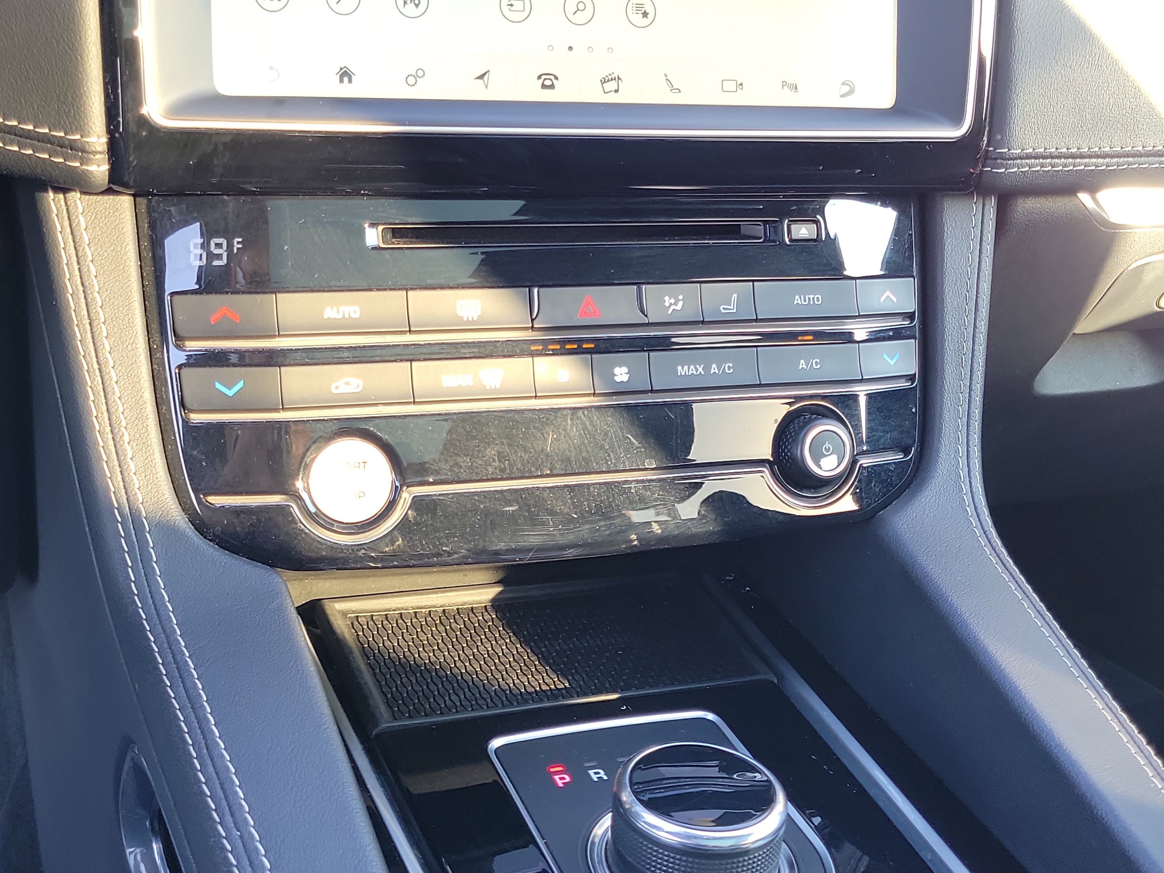 Used 2018 Jaguar F-PACE S image 27