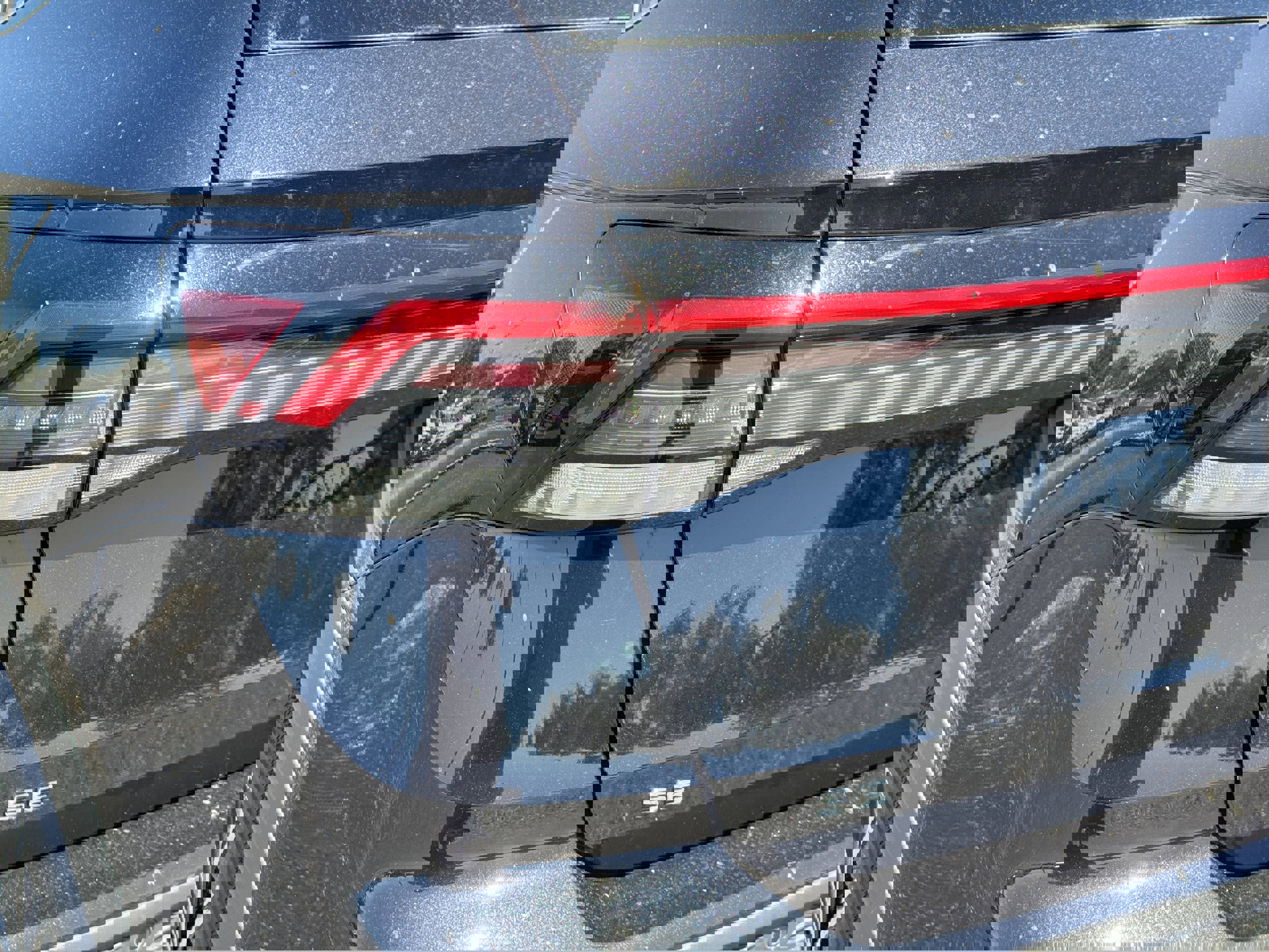 New 2025 Volkswagen Taos SE image 9