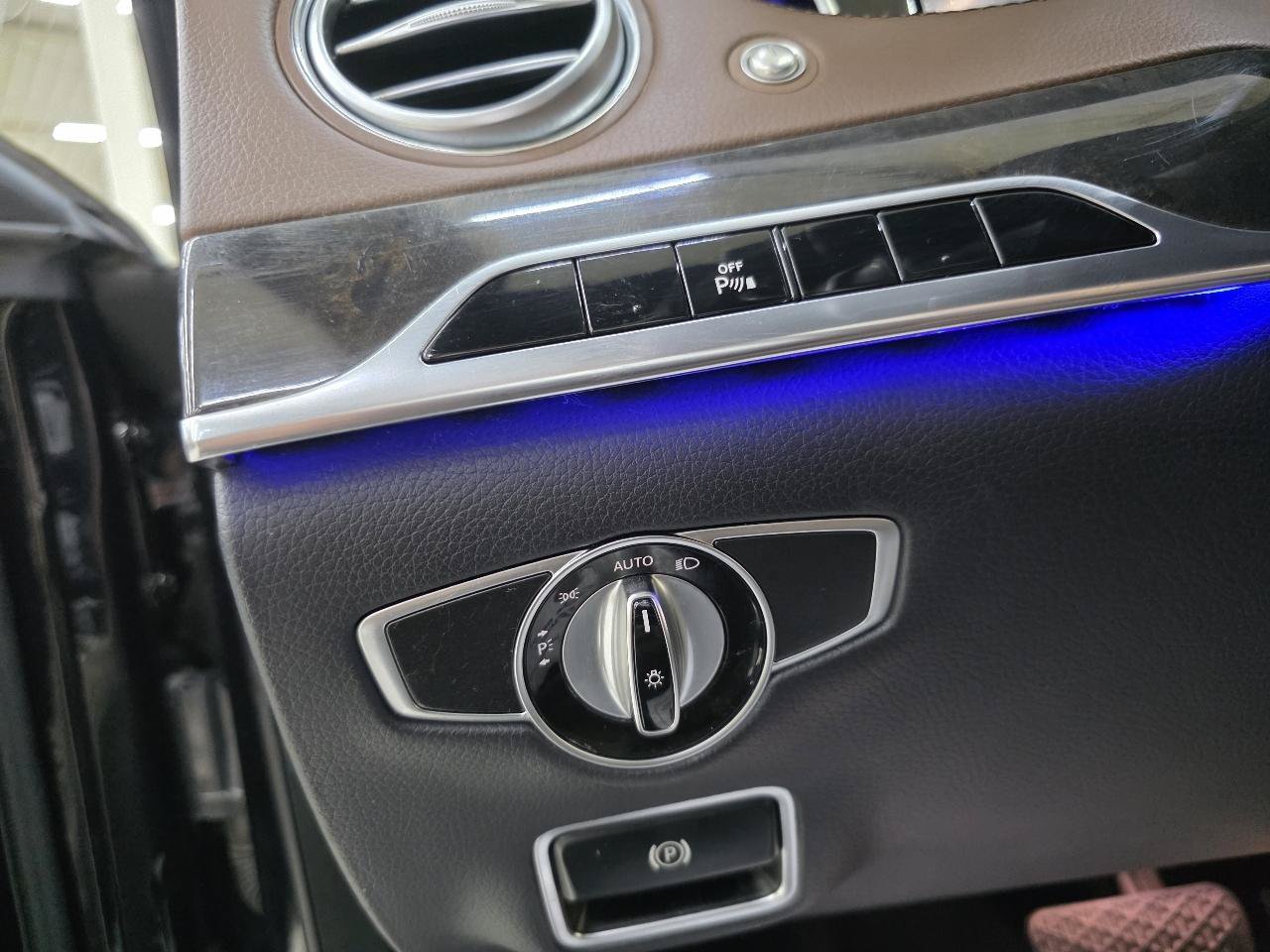 Used 2017 Mercedes-Benz S 550 Sedan image 36