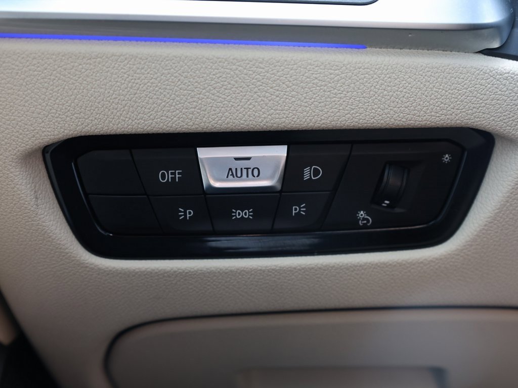 Used 2021 BMW 330i Sedan w/ Convenience Package image 35