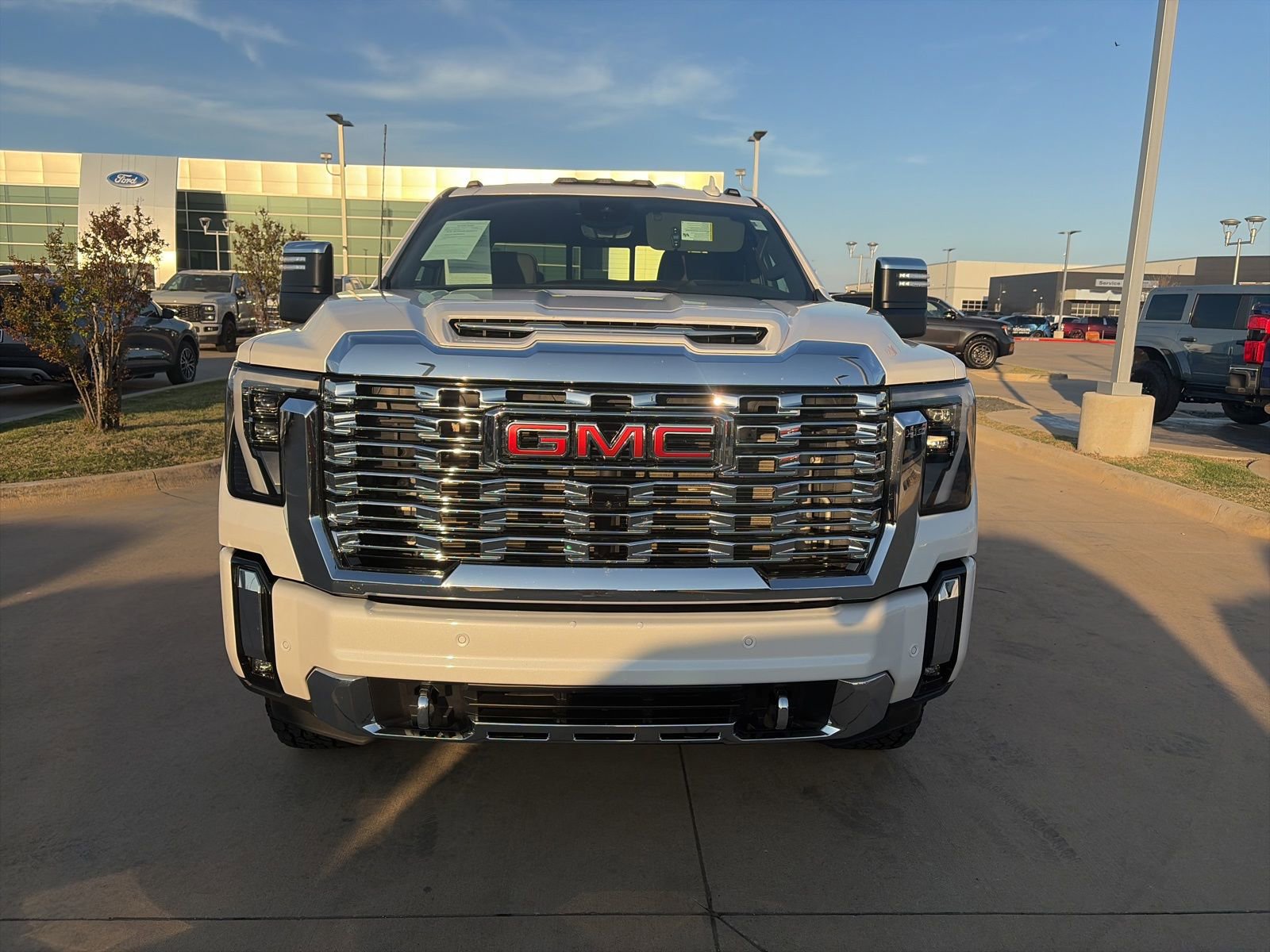 Used 2024 GMC Sierra 3500 Denali w/ Denali Reserve Package image 8