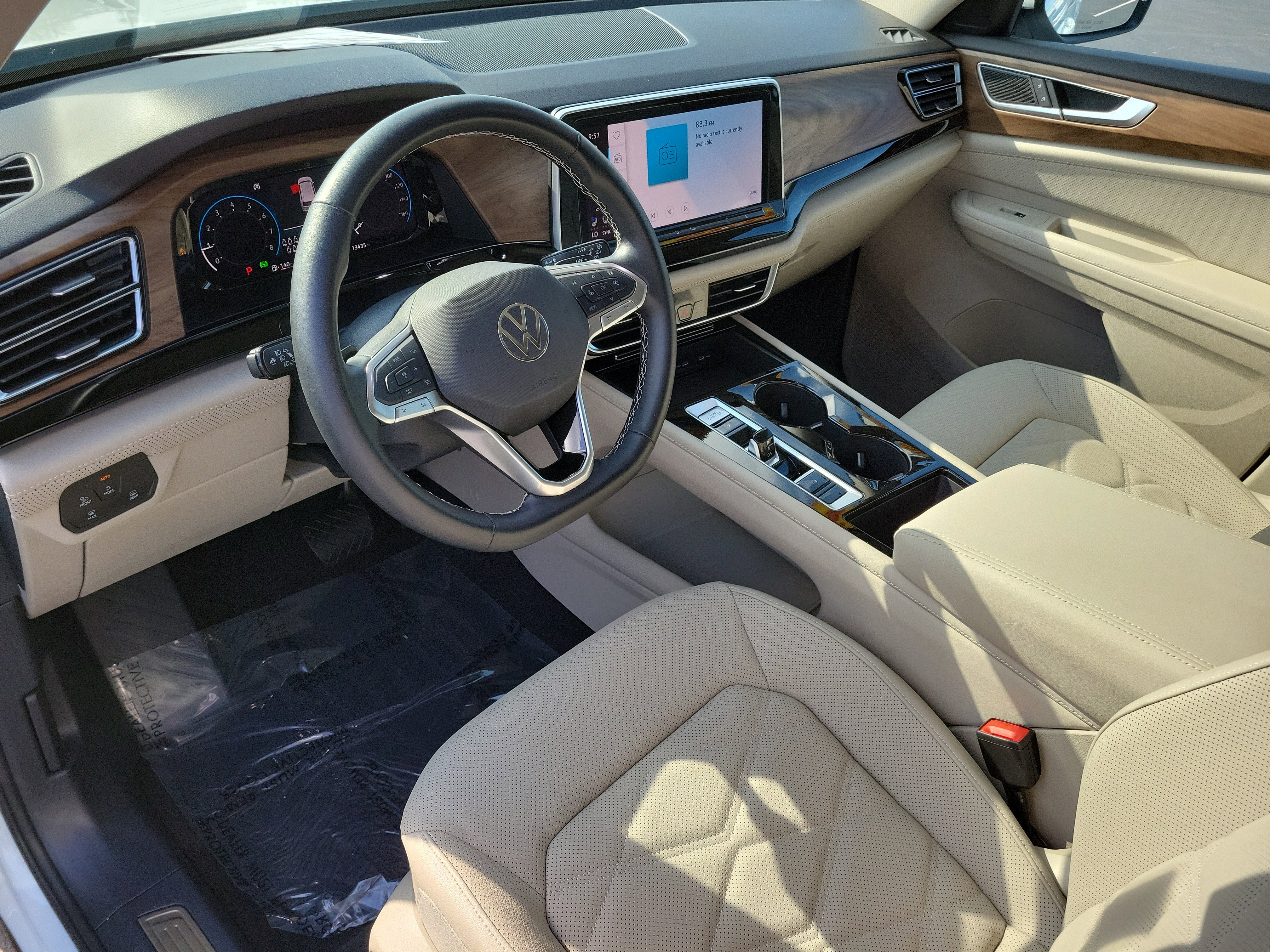 Used 2025 Volkswagen Atlas SE FWD image 22
