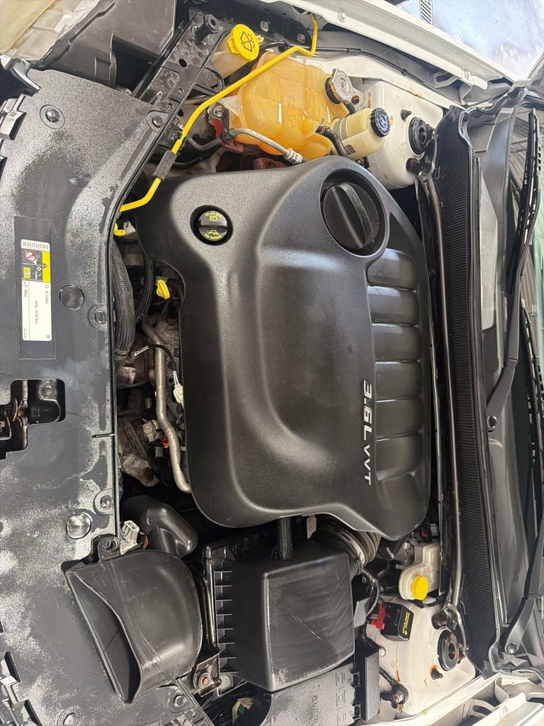 Used 2014 Dodge Avenger SXT w/ Blacktop Package image 11