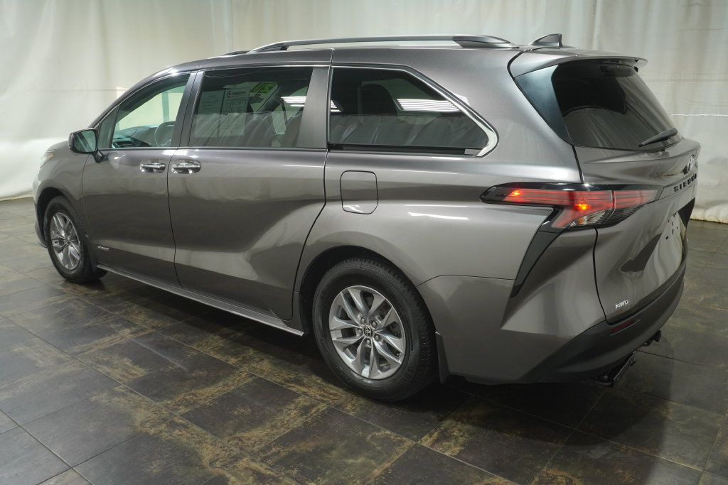 Used 2021 Toyota Sienna XLE w/ XLE Plus Package AWD/4WD image 12