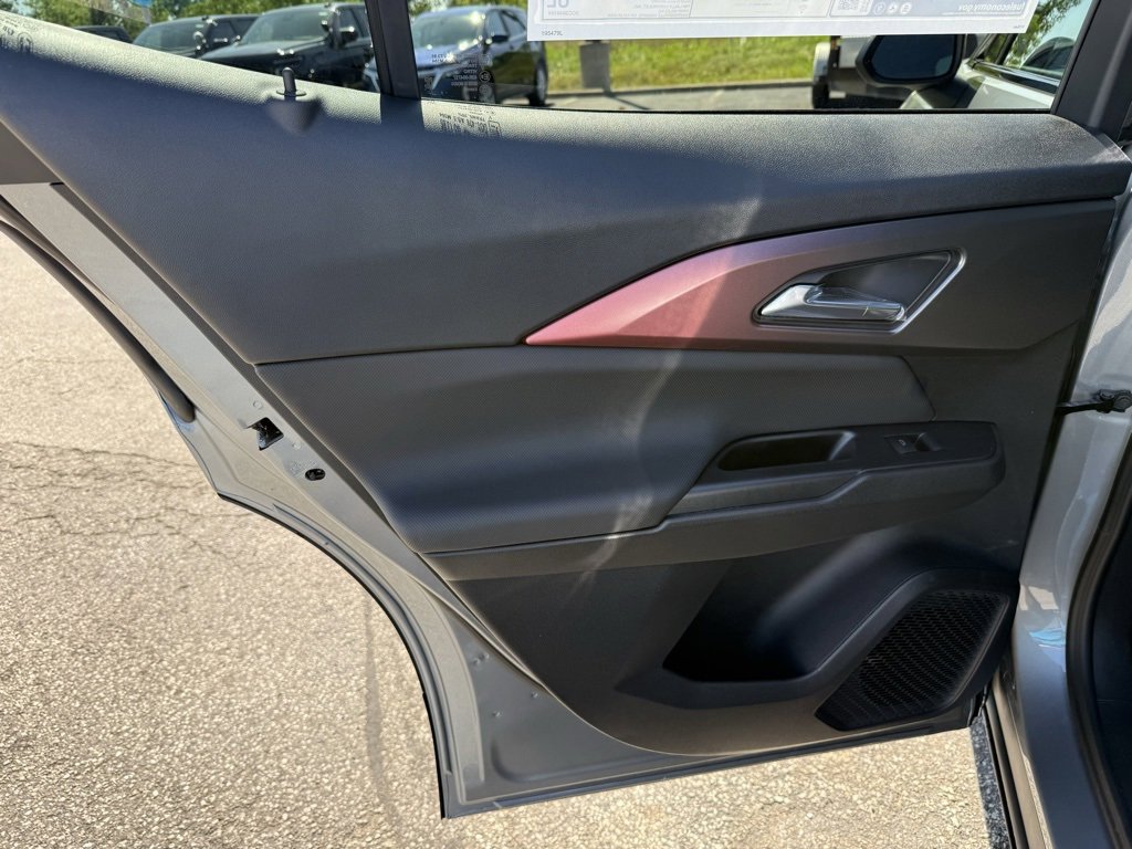 New 2025 Chevrolet Equinox EV RS image 24