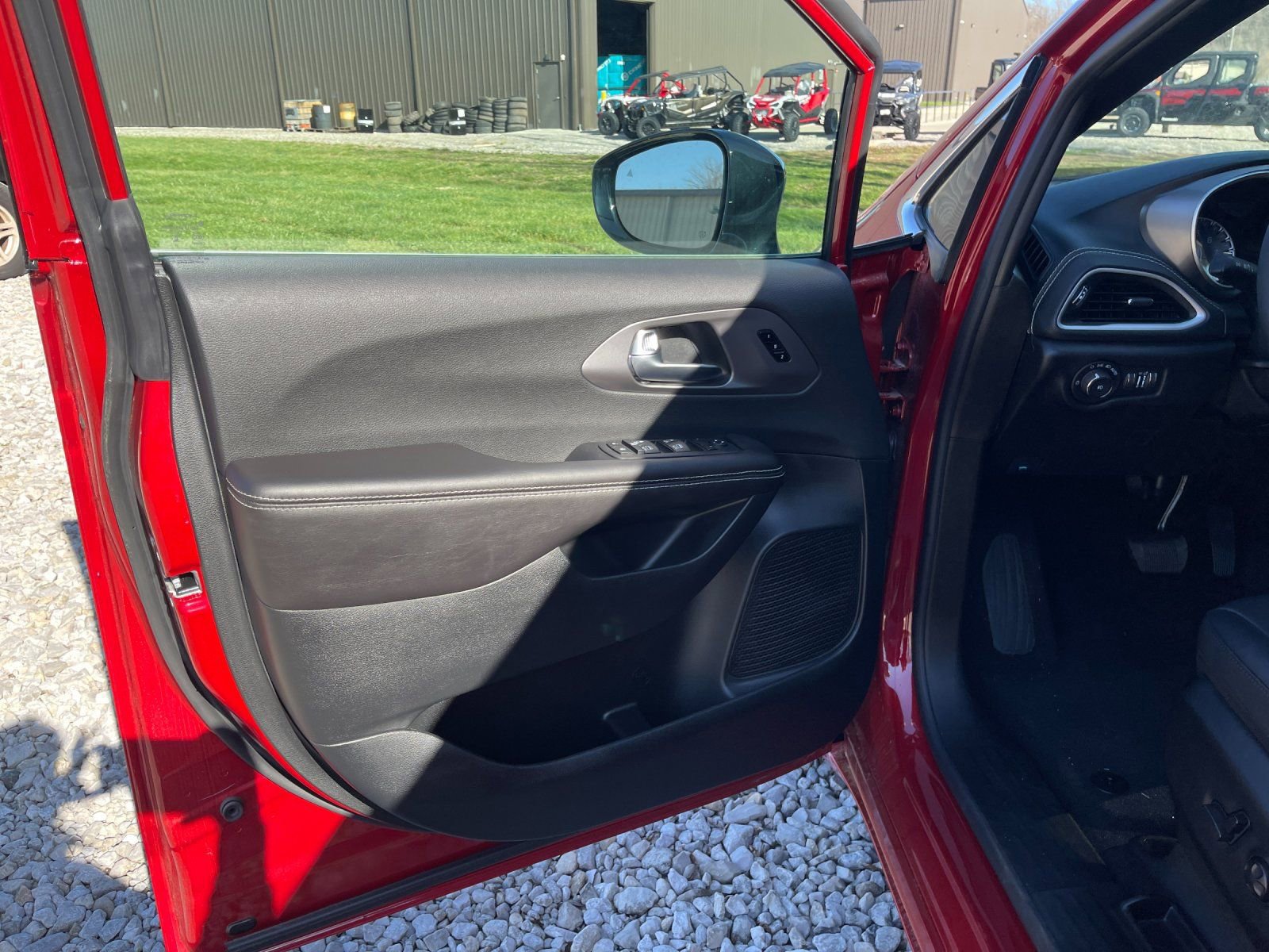 New 2026 Chrysler Pacifica Select image 11