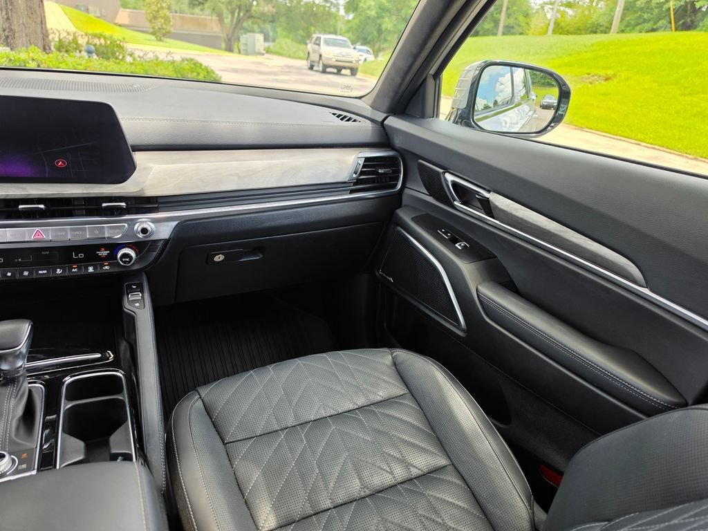 Used 2024 Kia Telluride SX Prestige X-Pro AWD/4WD image 17