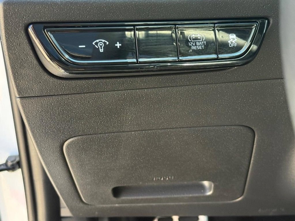 Used 2023 Kia Niro EX Touring FWD image 26