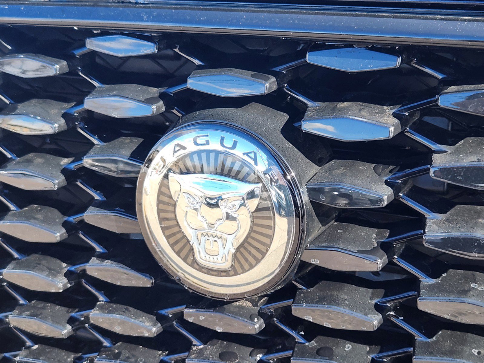 New 2025 Jaguar F-PACE R-Dynamic S image 10