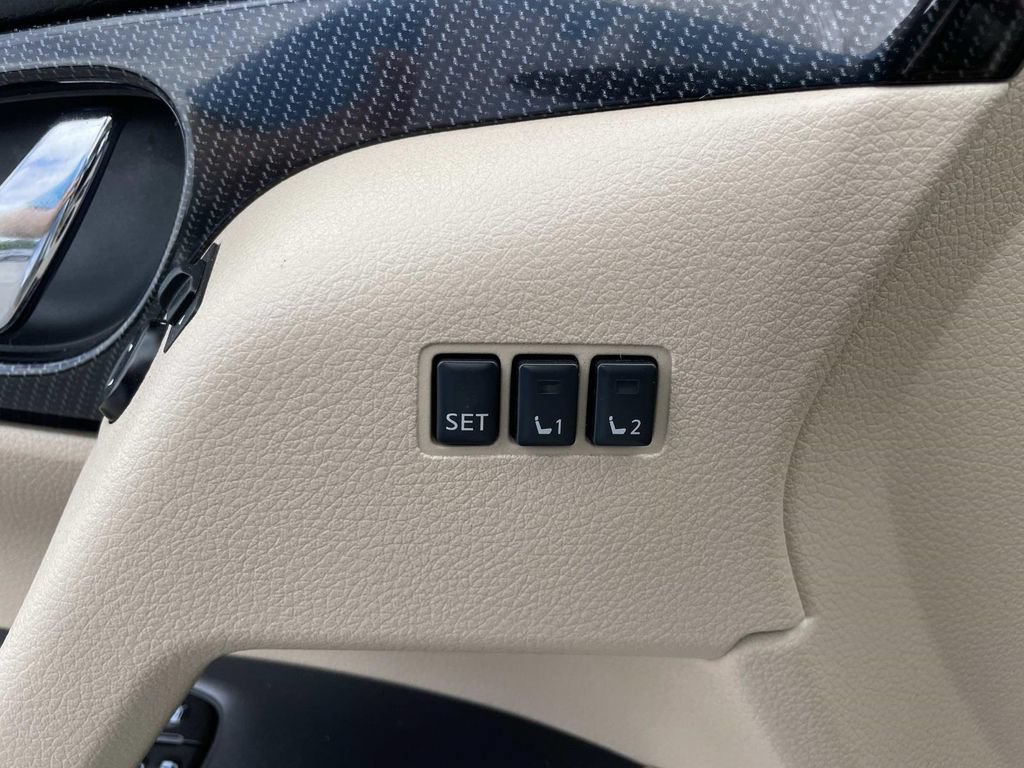 Used 2020 Nissan Rogue SL w/ Premium Package FWD image 26