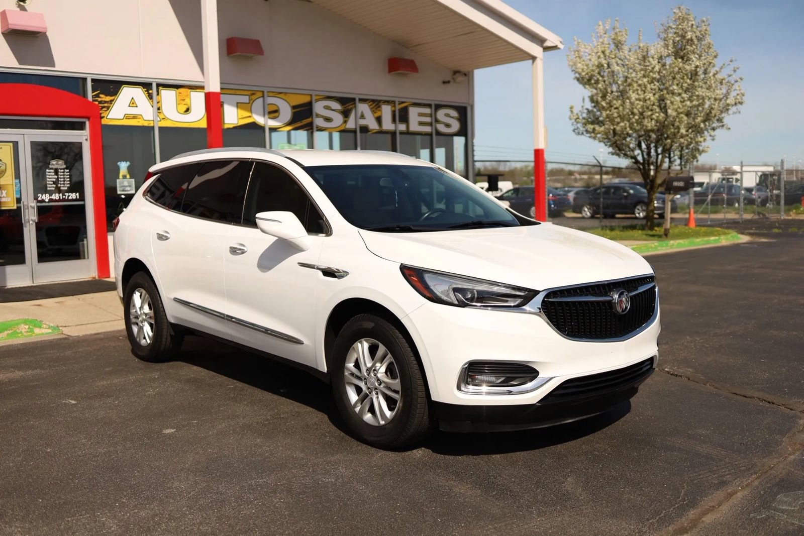 Used 2018 Buick Enclave Essence FWD image 3