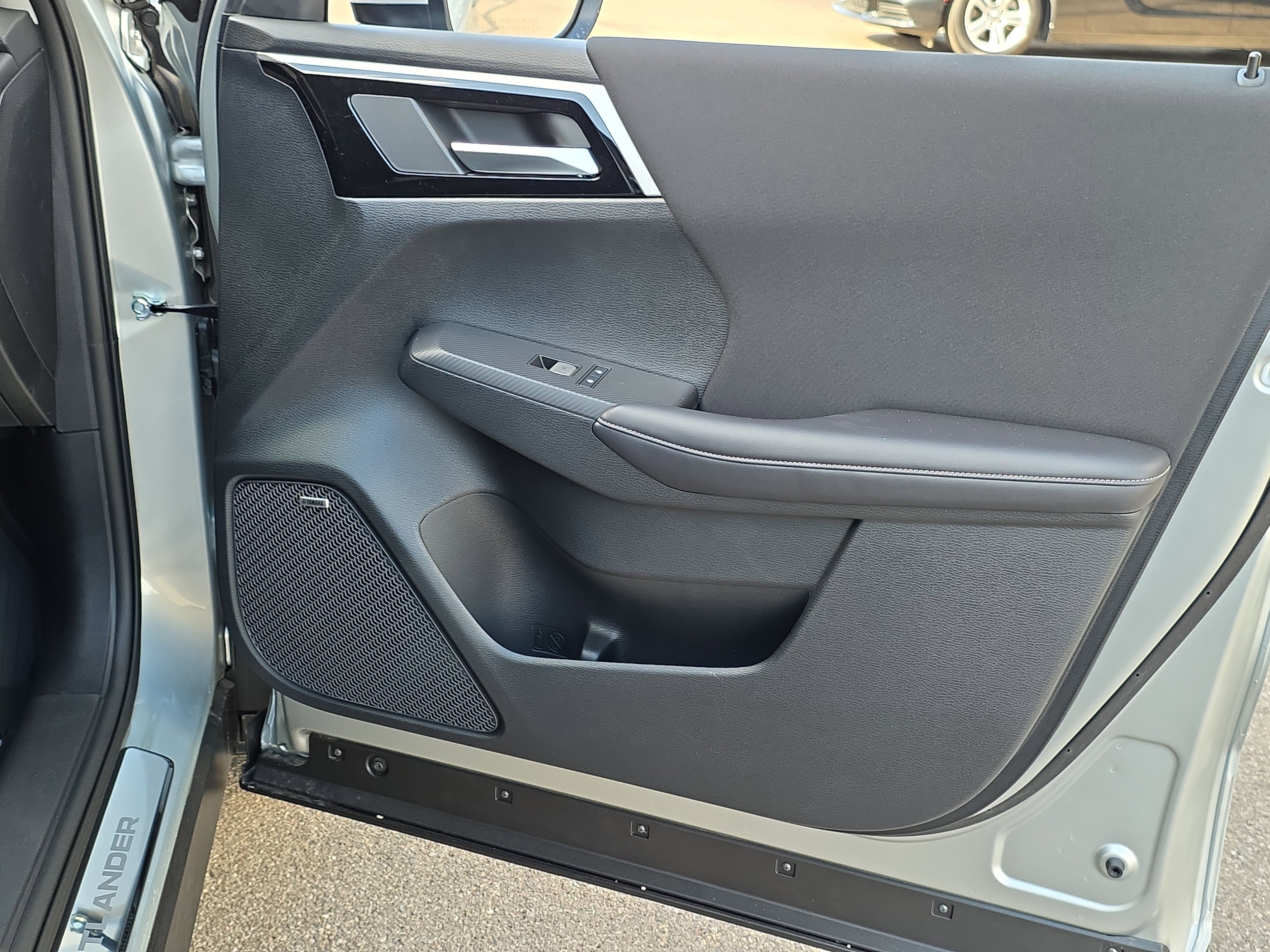 New 2026 Mitsubishi Outlander ES FWD image 29