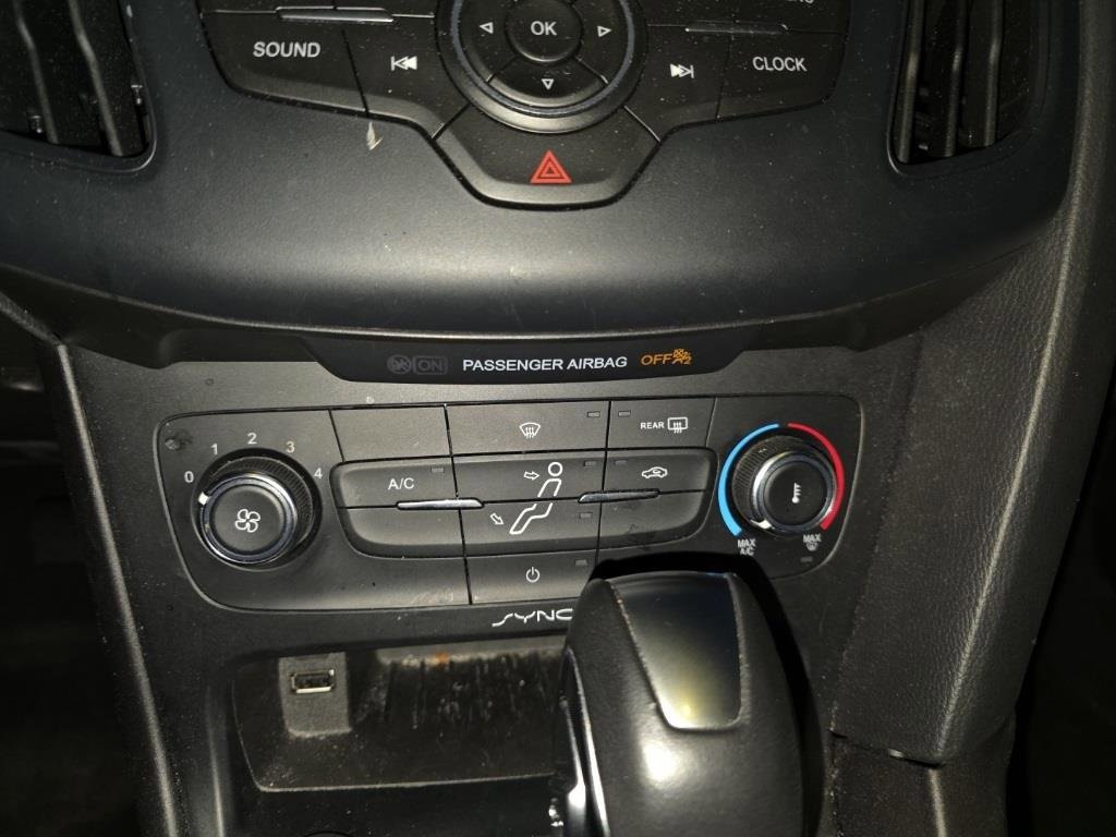 Used 2016 Ford Focus SE w/ Reverse Sensing Package image 19