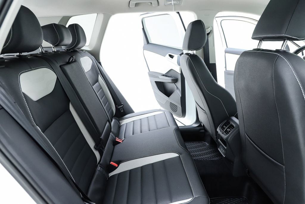 New 2026 Volkswagen Taos SEL image 37