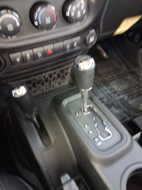 Used 2016 Jeep Wrangler Sahara AWD/4WD image 21