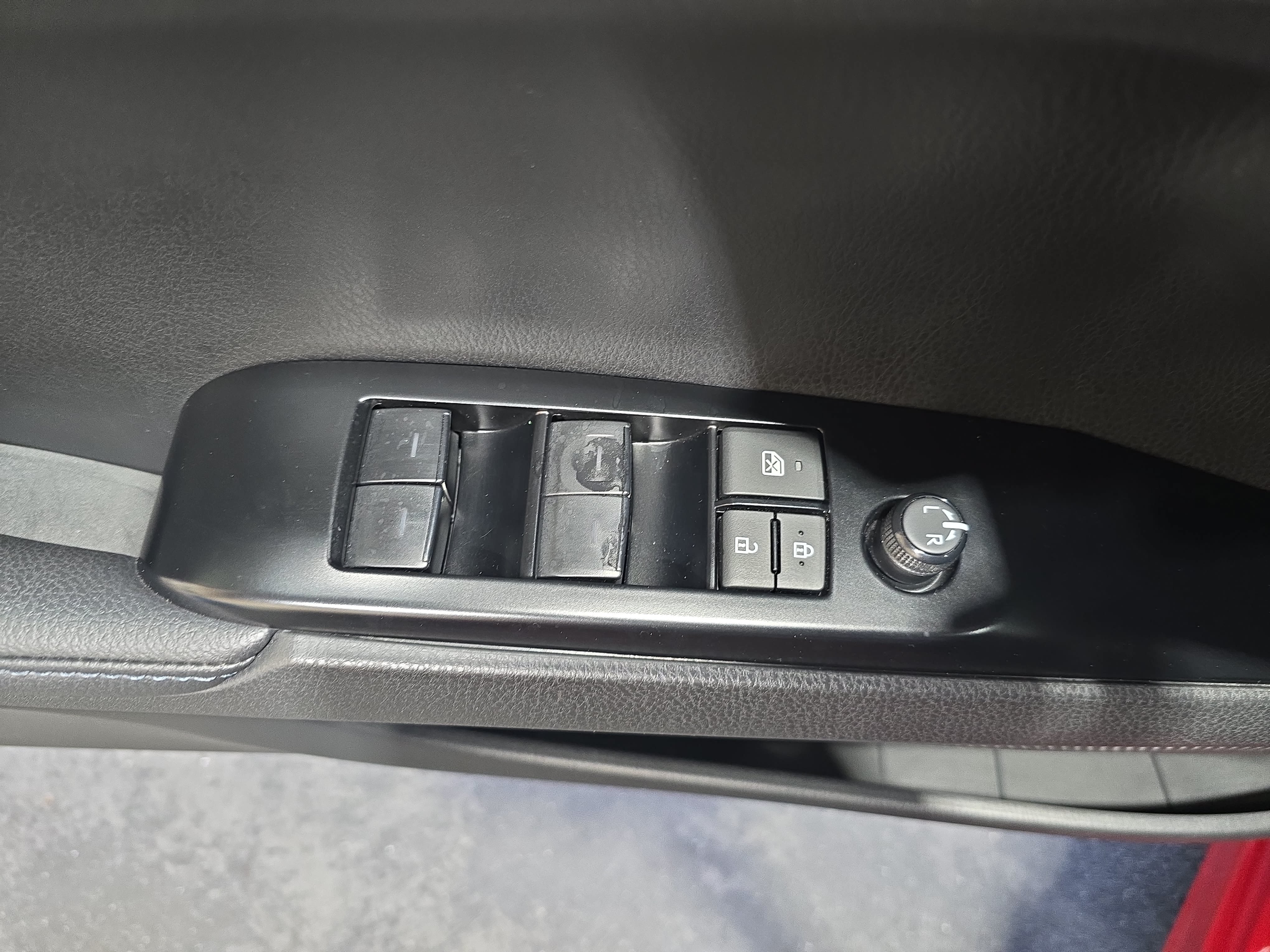 Used 2025 Toyota Camry XSE FWD image 26