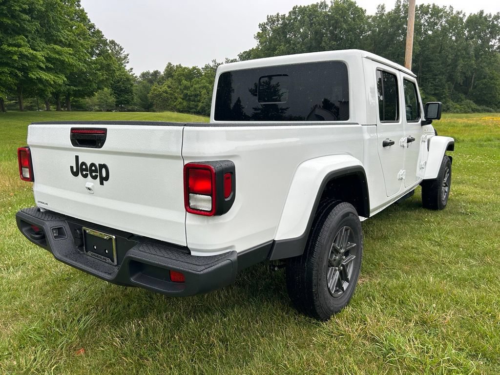 New 2026 Jeep Gladiator Sport AWD/4WD image 3