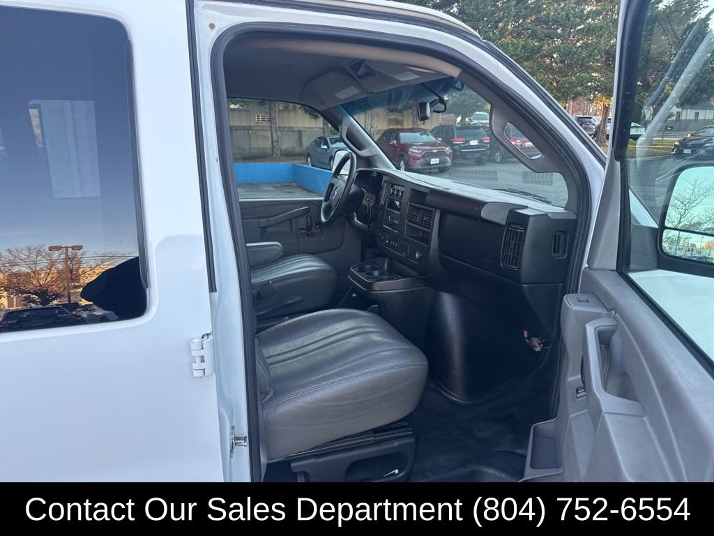 Used 2018 GMC Savana 2500 LS RWD image 14