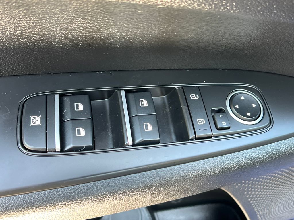 Used 2023 Kia Forte LXS image 13