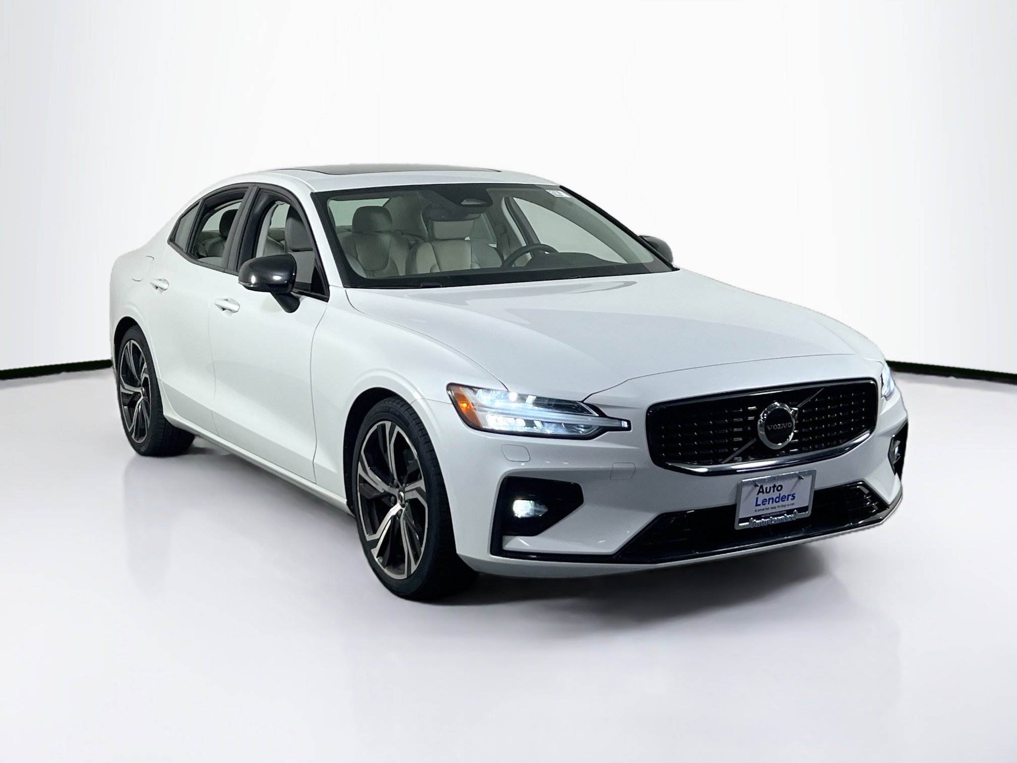 Used 2023 Volvo S60 B5 Core w/ Climate Package image 3