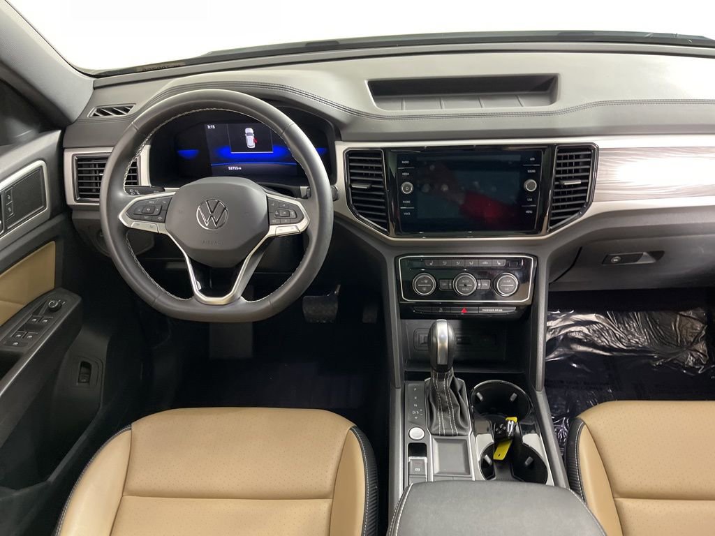 Used 2022 Volkswagen Atlas Cross Sport SE w/ Panoramic Sunroof Package image 5