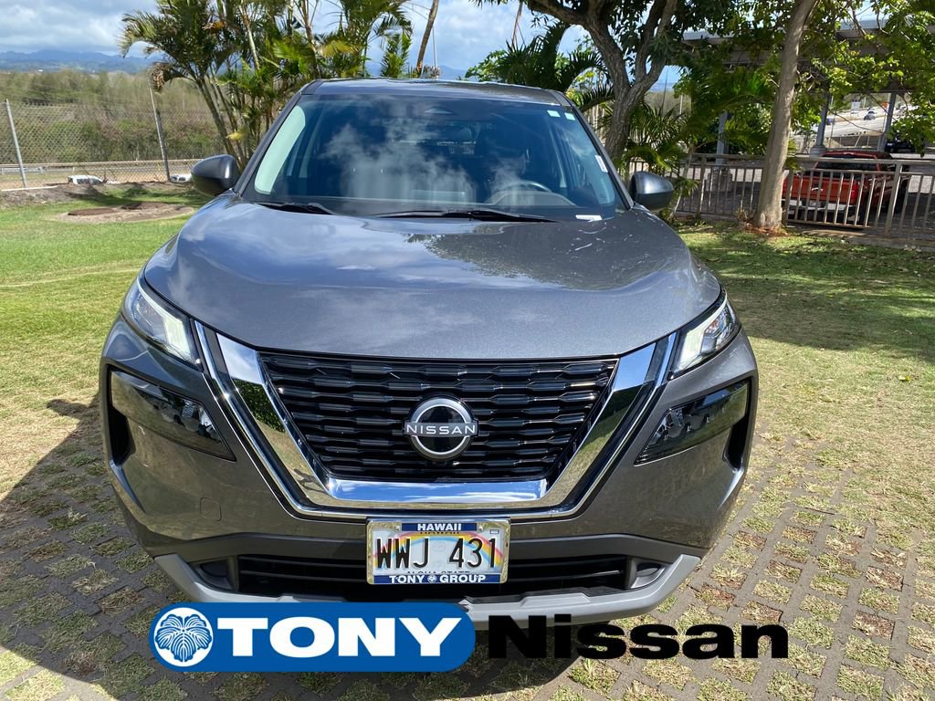 Used 2023 Nissan Rogue S image 2