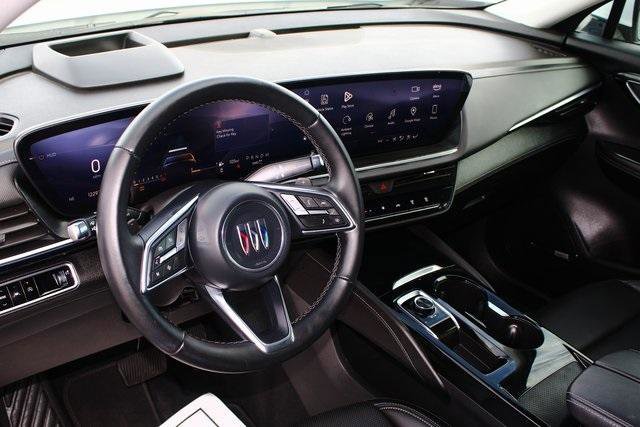 Used 2024 Buick Envision Preferred image 3