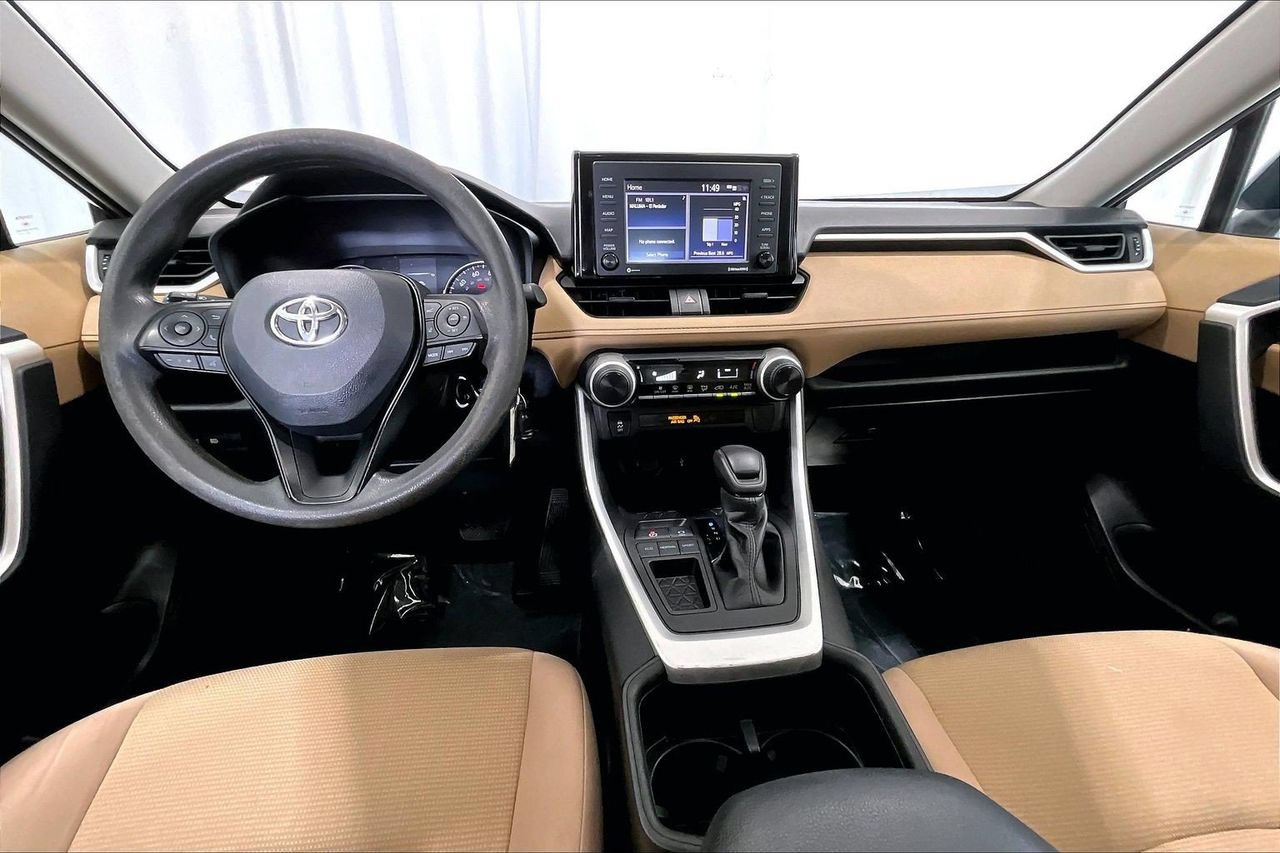 Used 2022 Toyota RAV4 LE FWD image 15
