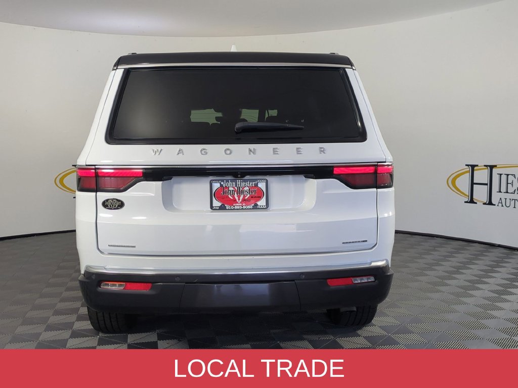 Used 2022 Jeep Wagoneer Series III AWD/4WD image 4