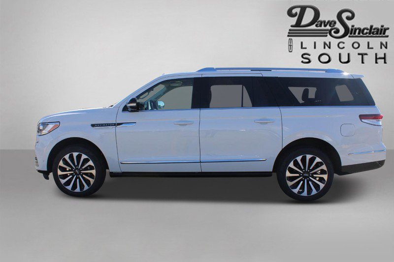Certified 2023 Lincoln Navigator L Reserve image 8