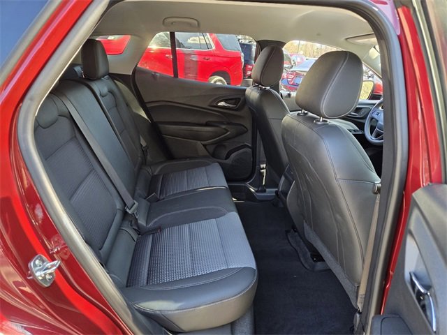 Used 2025 Chevrolet Trax LT image 24