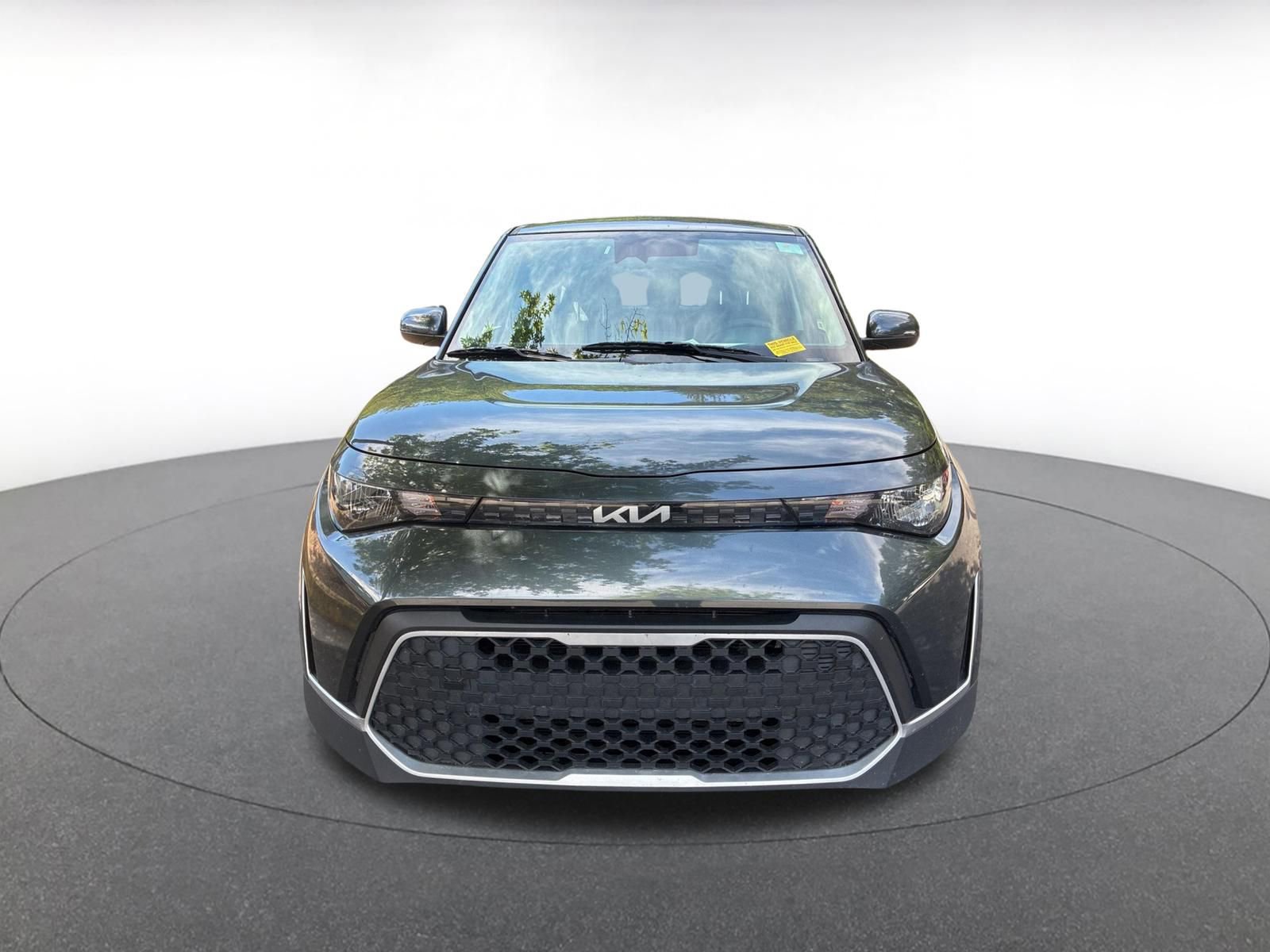 Used 2025 Kia Soul LX w/ LX Technology Package FWD image 3