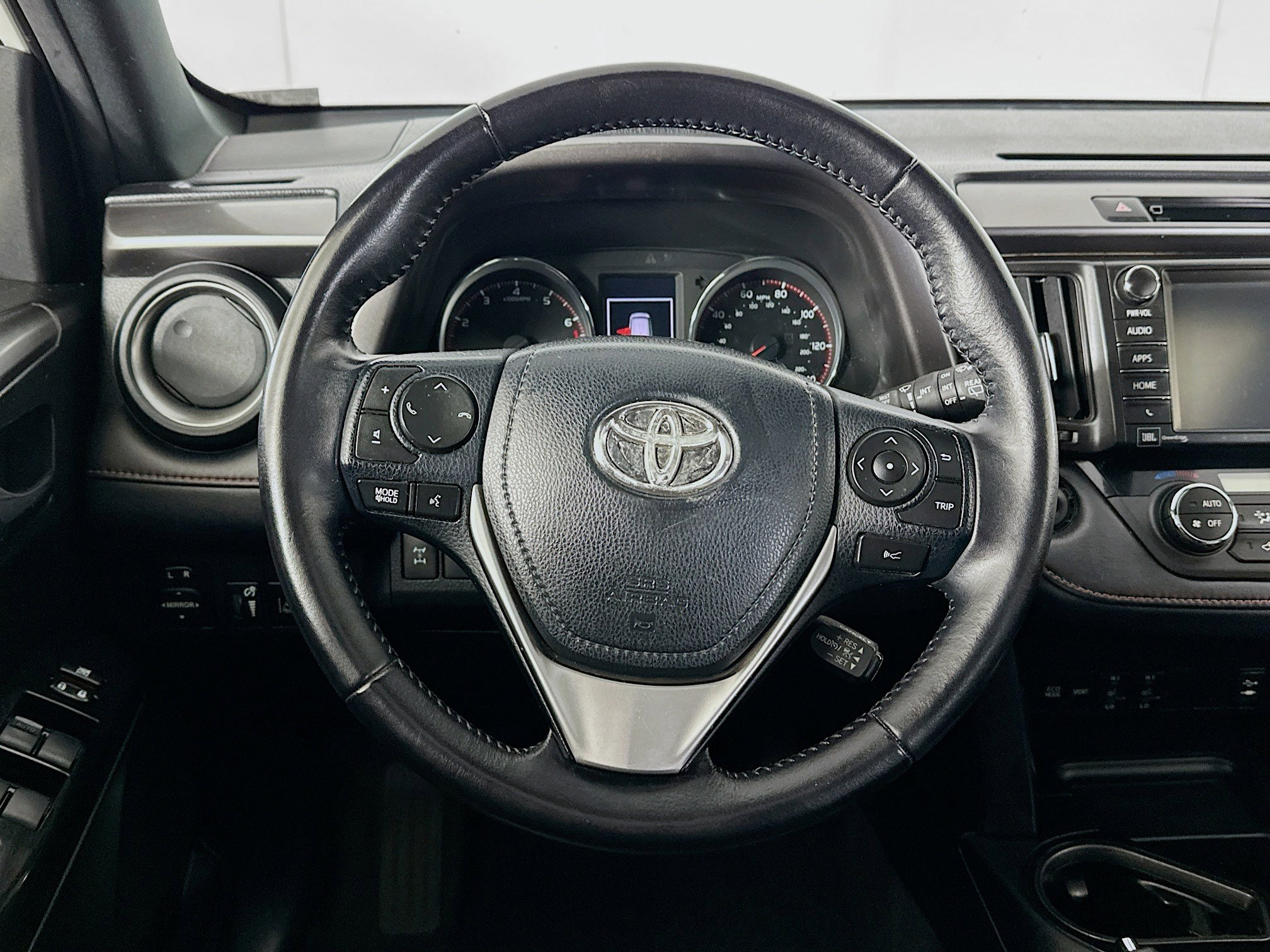 Used 2016 Toyota RAV4 SE image 18
