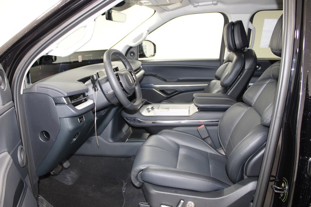 New 2026 Lincoln Navigator L Premier AWD/4WD image 23