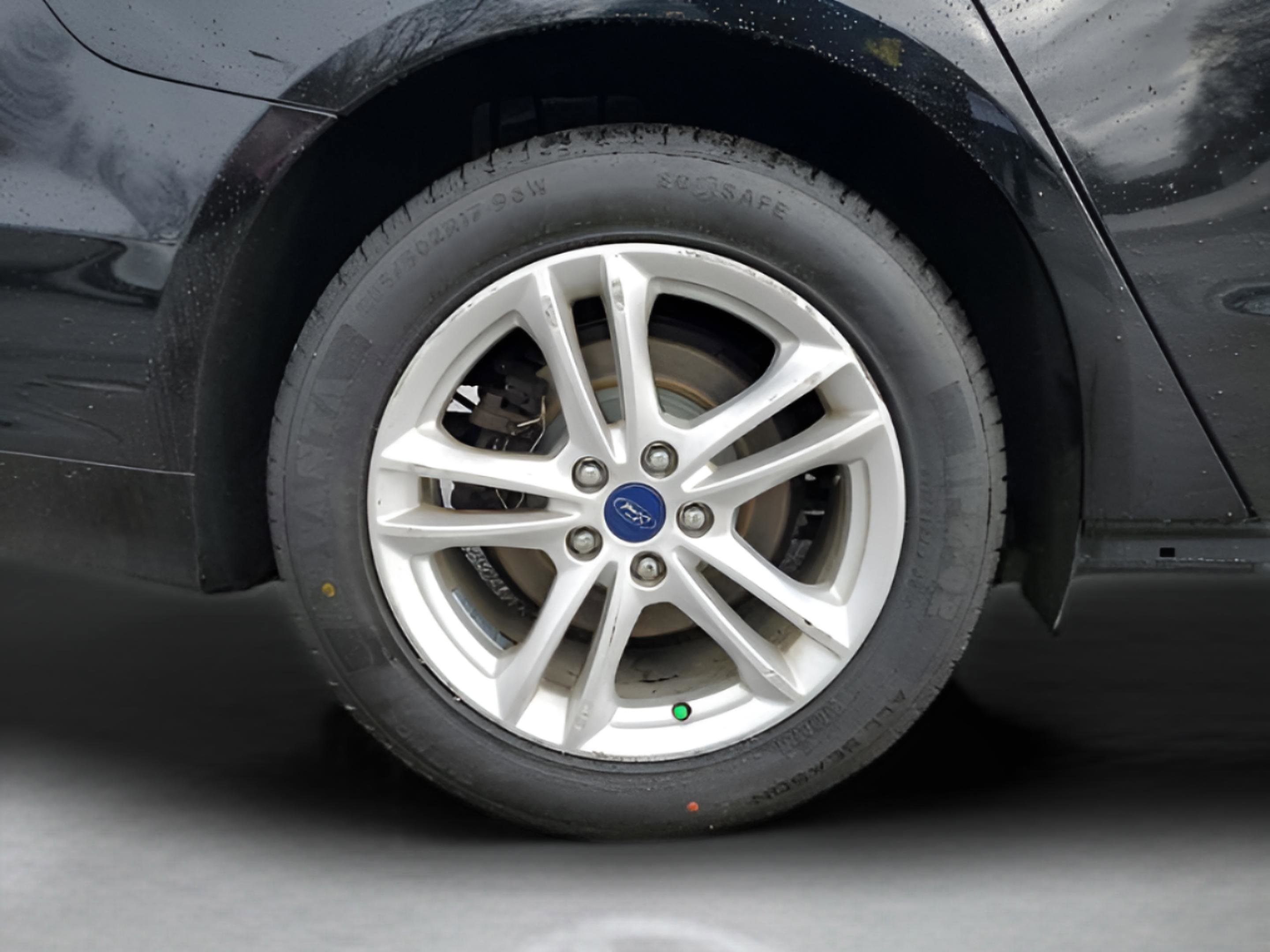 Used 2018 Ford Fusion SE w/ Fusion SE Technology Package FWD image 33