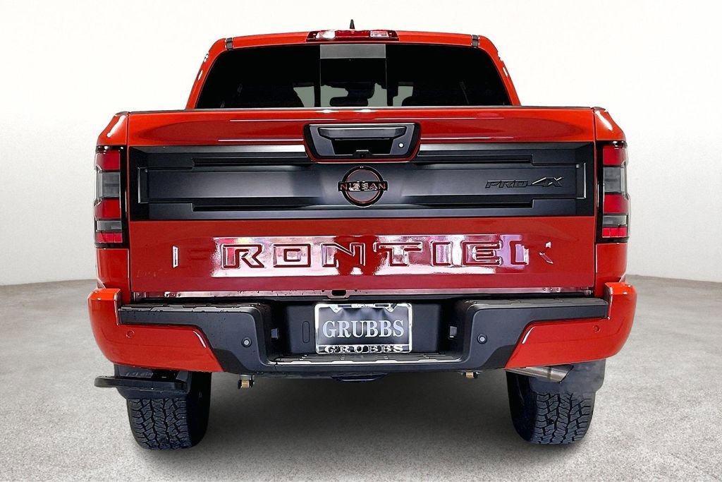Used 2025 Nissan Frontier PRO-4X image 6