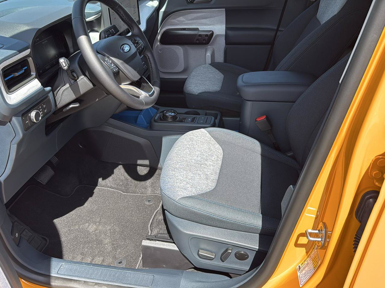 New 2026 Ford Maverick XLT w/ XLT Luxury Package FWD image 26