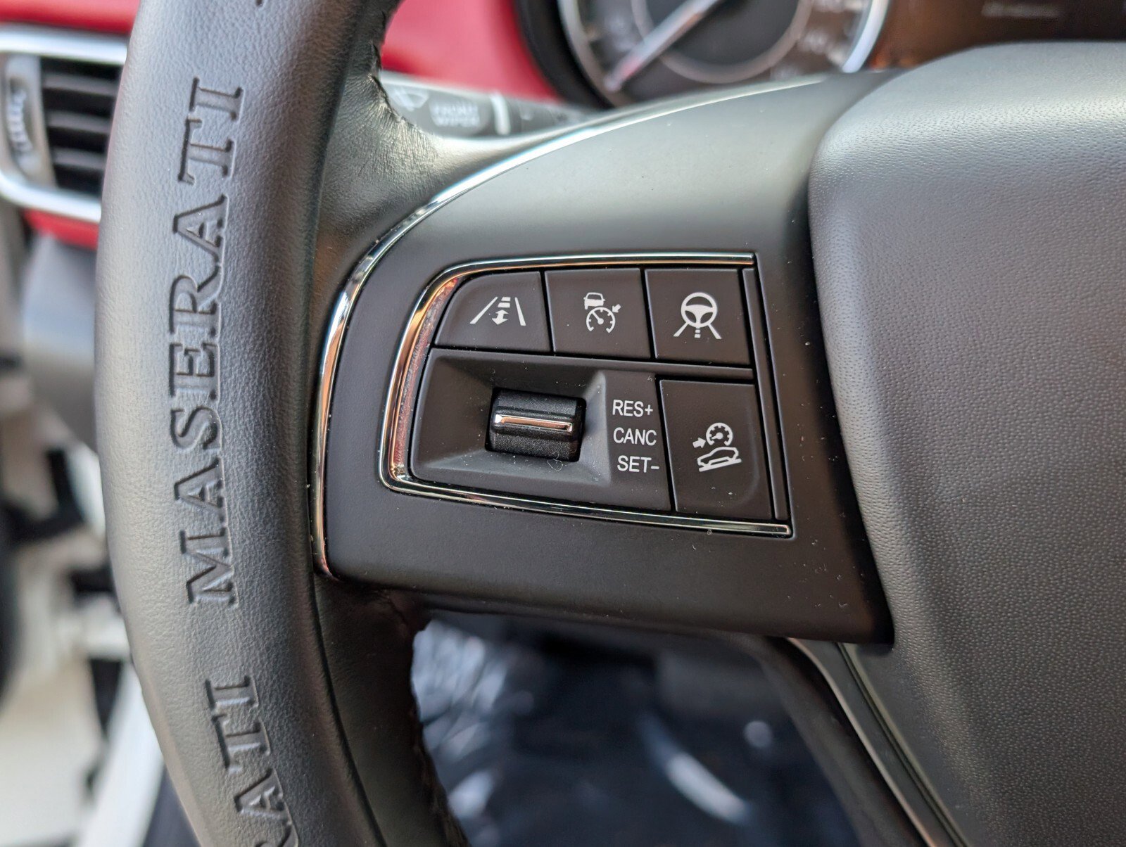 Used 2022 Maserati Levante Modena image 36