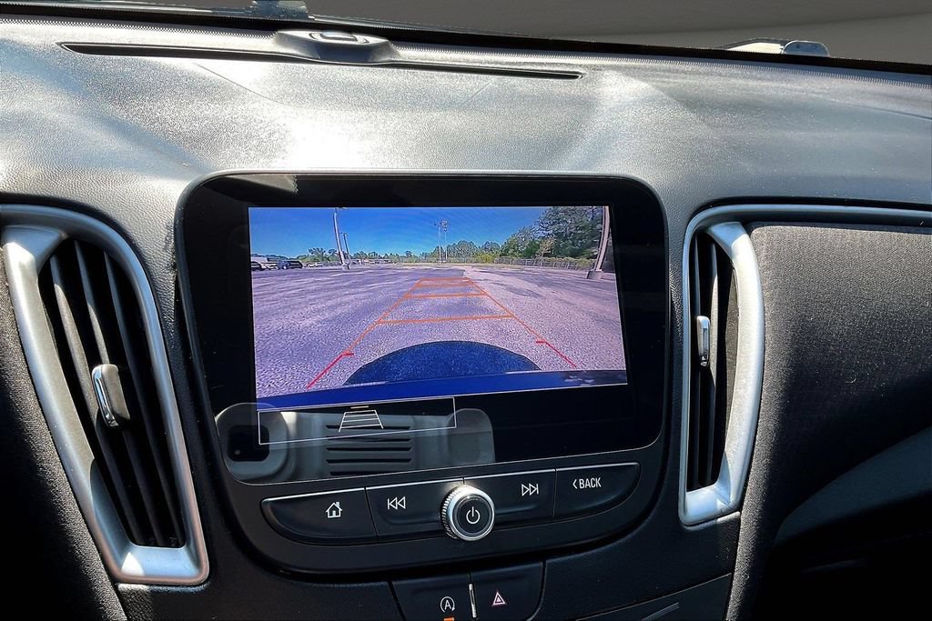 Used 2025 Chevrolet Malibu LT FWD image 17