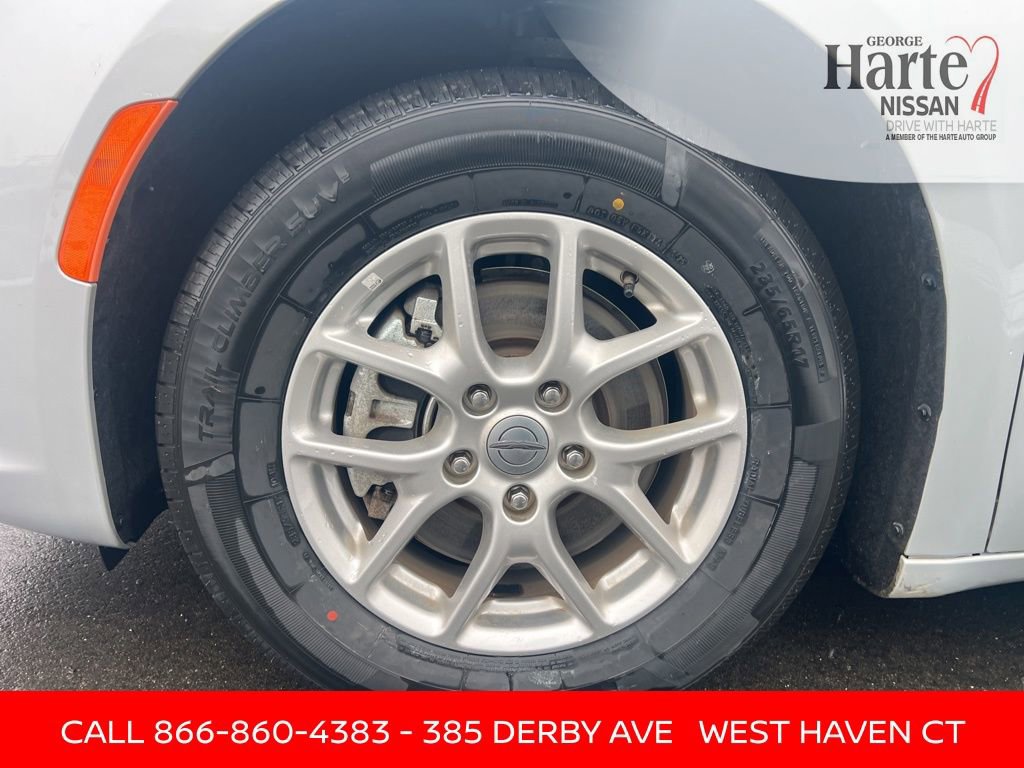 Used 2024 Chrysler Pacifica Touring-L image 55