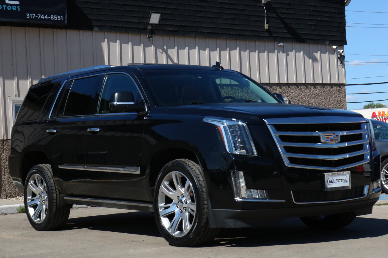 Used 2017 Cadillac Escalade Premium Luxury image 4